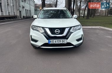 Позашляховик / Кросовер Nissan Rogue 2017 в Кам'янському