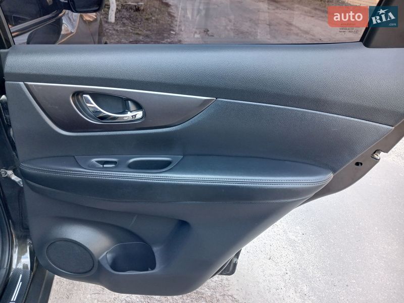 Внедорожник / Кроссовер Nissan Rogue 2016 в Чернигове