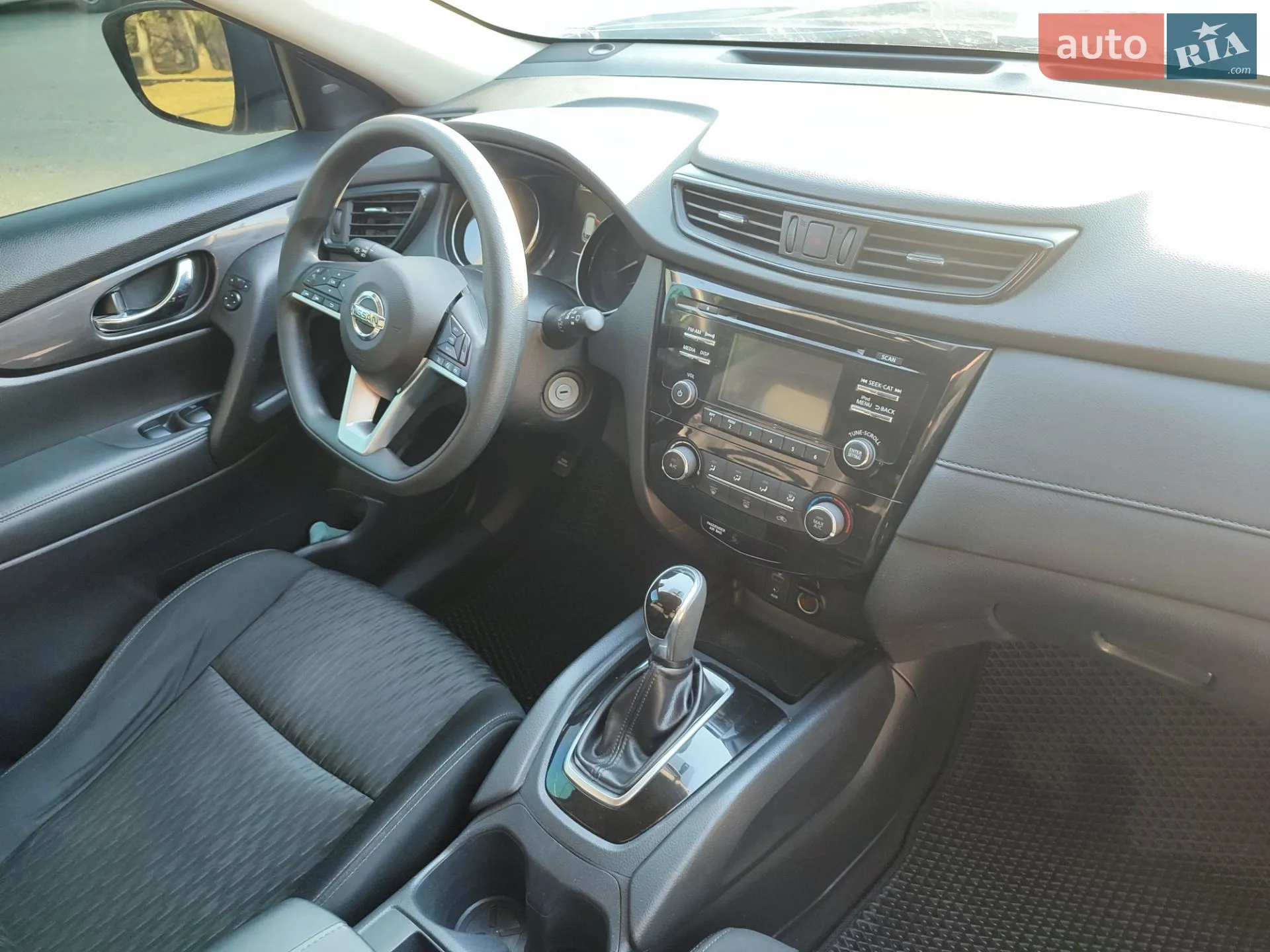 2017 Nissan Rogue - мініатюра 16
