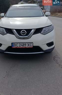Позашляховик / Кросовер Nissan Rogue 2016 в Львові