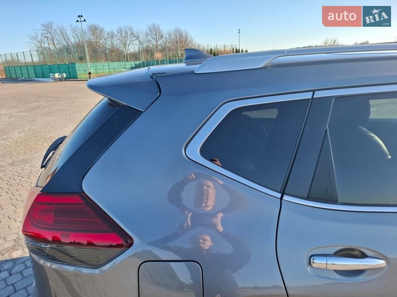 Внедорожник / Кроссовер Nissan Rogue 2016 в Шепетовке