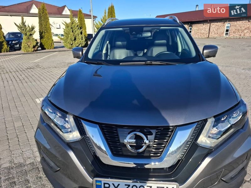 Внедорожник / Кроссовер Nissan Rogue 2016 в Шепетовке