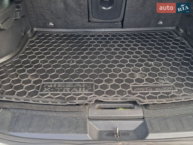 Внедорожник / Кроссовер Nissan Rogue 2017 в Чернигове