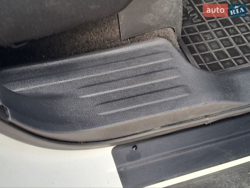 Внедорожник / Кроссовер Nissan Rogue 2017 в Чернигове