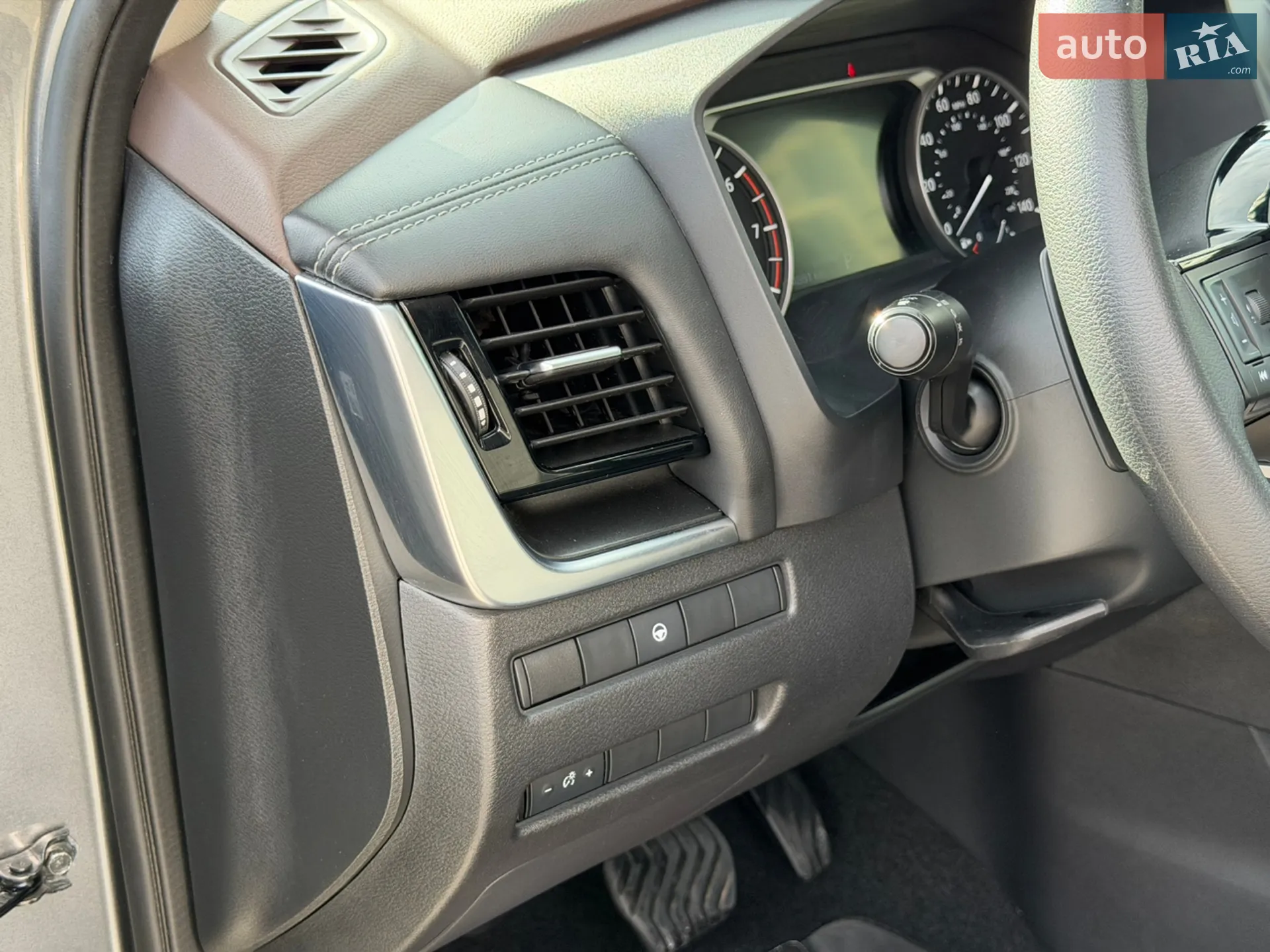 2021 Nissan Rogue - мініатюра 23