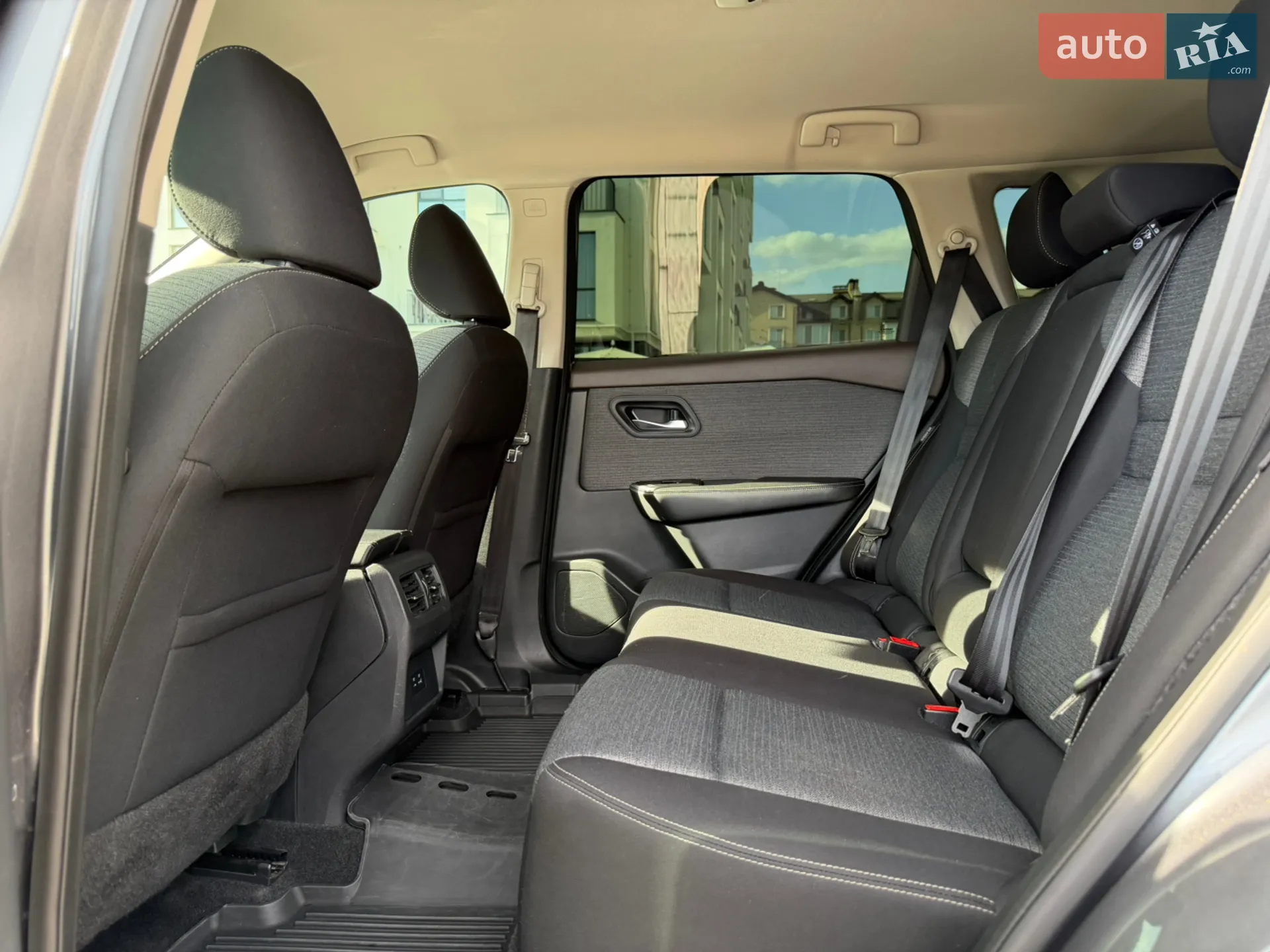 2021 Nissan Rogue - мініатюра 27