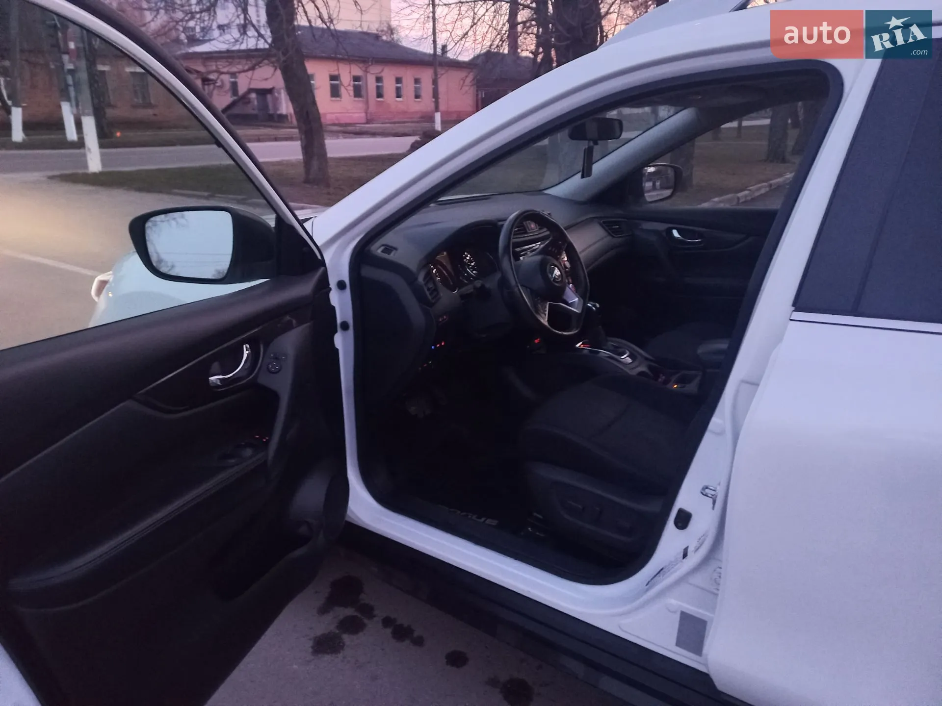 2018 Nissan Rogue - мініатюра 8