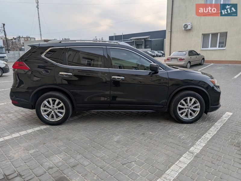 Внедорожник / Кроссовер Nissan Rogue 2017 в Днепре