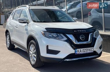 Внедорожник / Кроссовер Nissan Rogue 2019 в Киеве