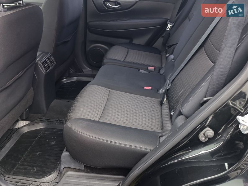 Позашляховик / Кросовер Nissan Rogue 2018 в Олександрії