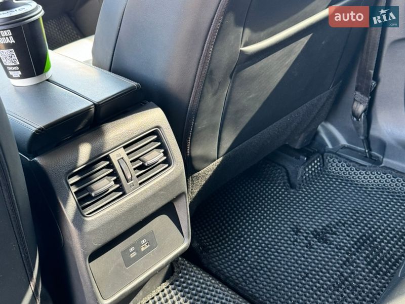 Позашляховик / Кросовер Nissan Rogue 2021 в Києві