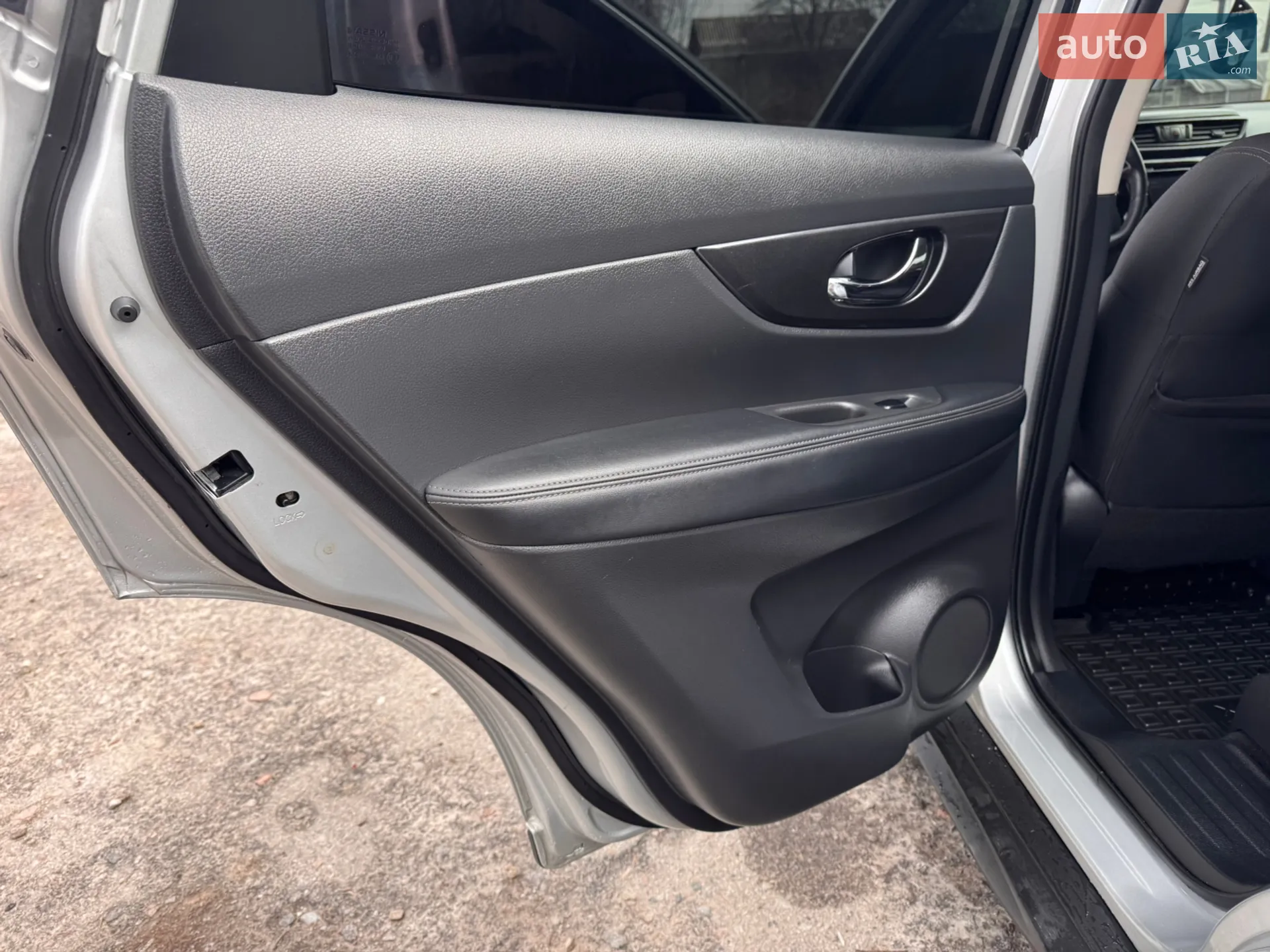 2019 Nissan Rogue - мініатюра 16