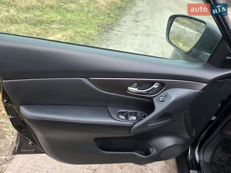 Внедорожник / Кроссовер Nissan Rogue 2015 в Полтаве