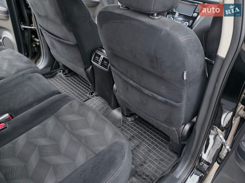 Внедорожник / Кроссовер Nissan Rogue 2015 в Полтаве