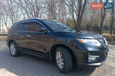 Внедорожник / Кроссовер Nissan Rogue 2017 в Миргороде