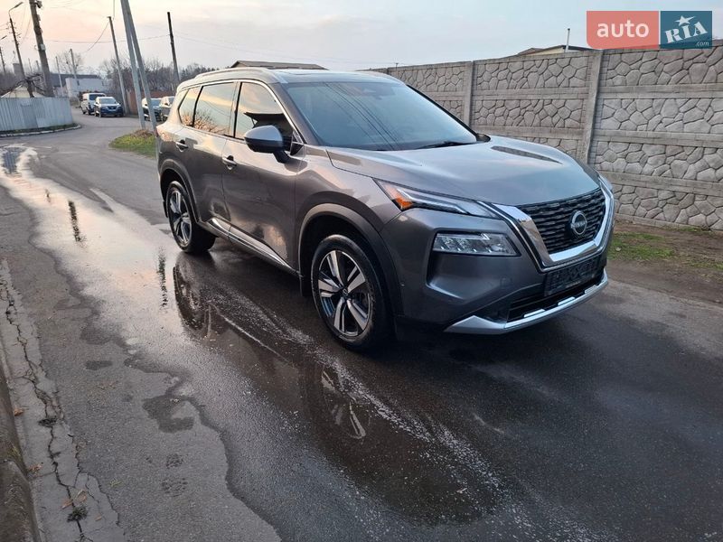 Внедорожник / Кроссовер Nissan Rogue 2023 в Киеве