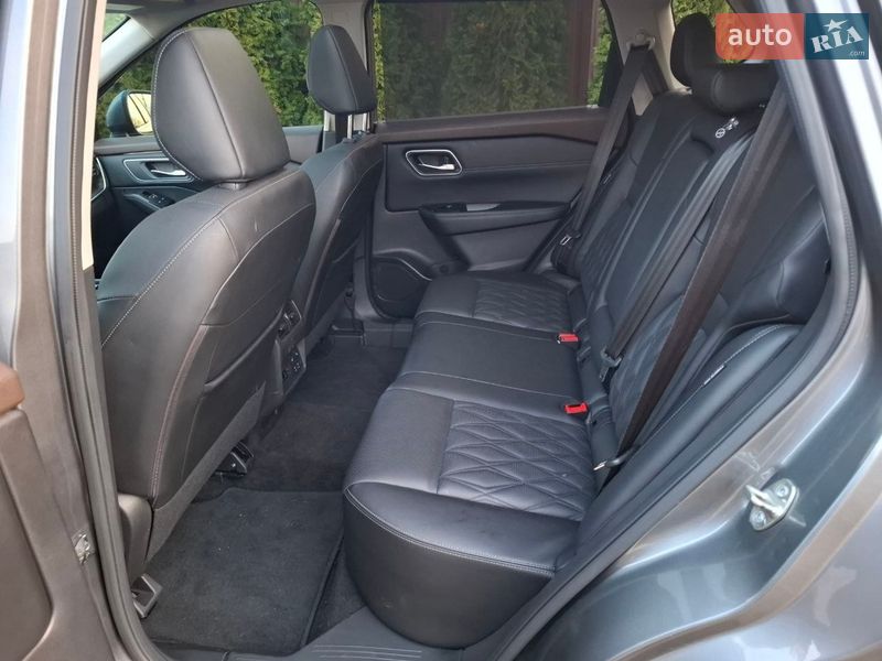 Внедорожник / Кроссовер Nissan Rogue 2023 в Киеве