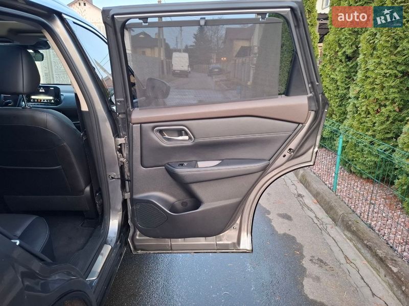 Внедорожник / Кроссовер Nissan Rogue 2023 в Киеве