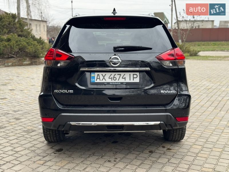 Внедорожник / Кроссовер Nissan Rogue 2016 в Харькове