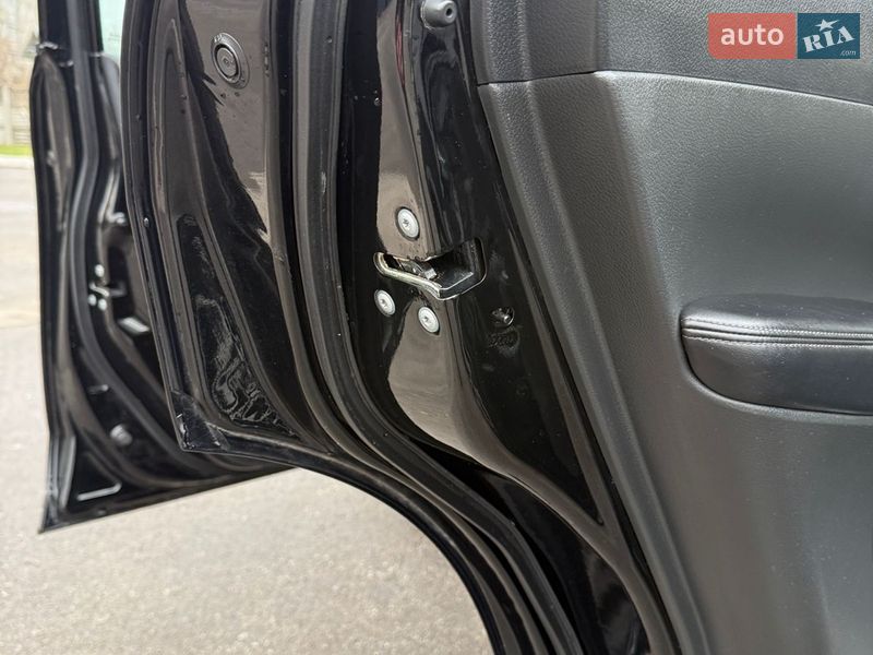 Внедорожник / Кроссовер Nissan Rogue 2017 в Виннице