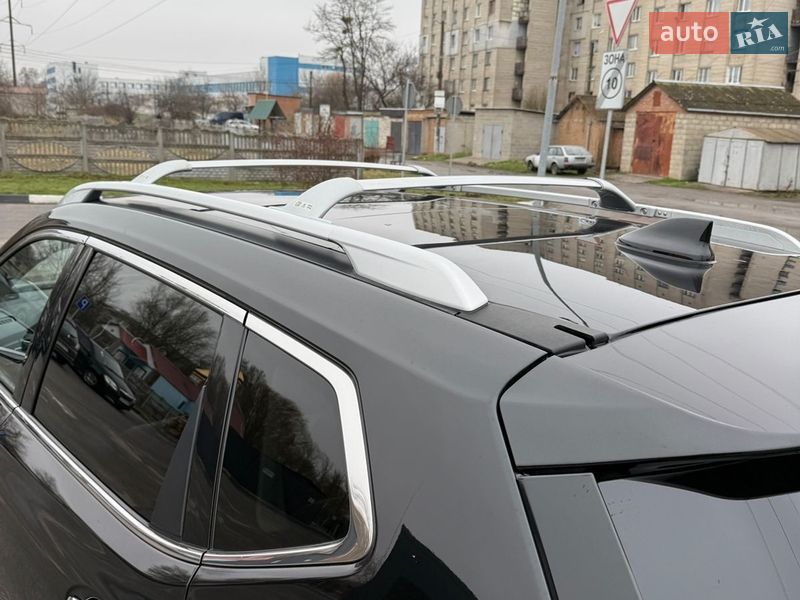 Внедорожник / Кроссовер Nissan Rogue 2017 в Виннице