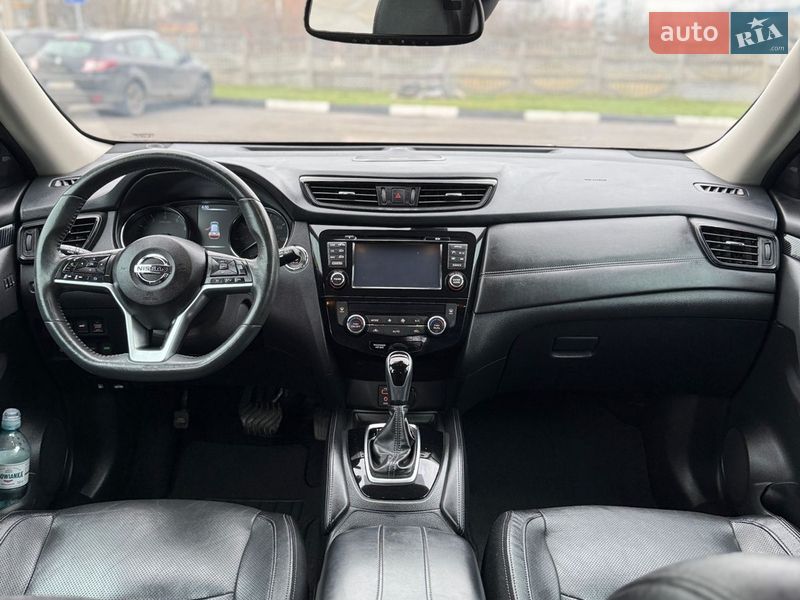 Внедорожник / Кроссовер Nissan Rogue 2017 в Виннице