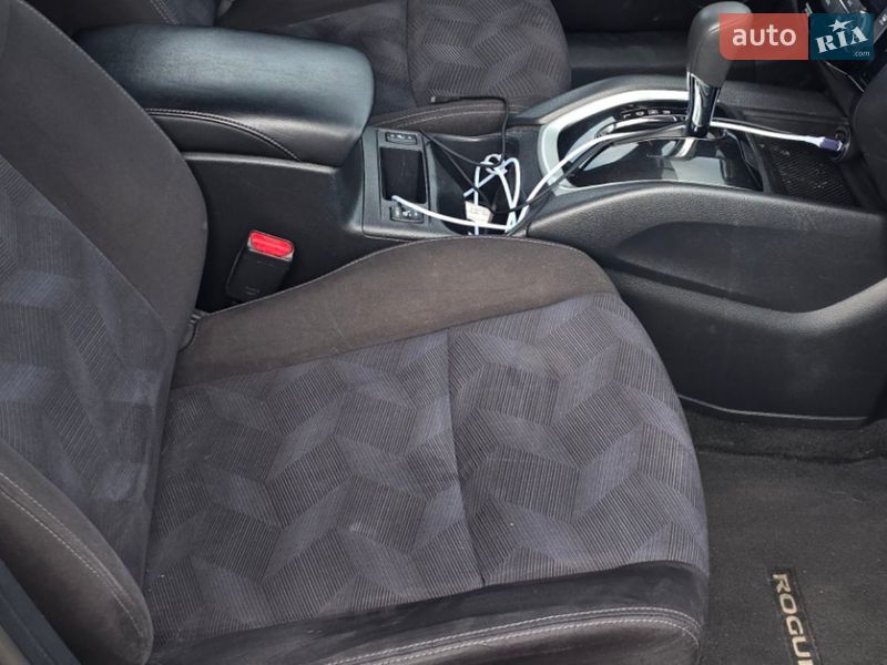 Внедорожник / Кроссовер Nissan Rogue 2015 в Днепре