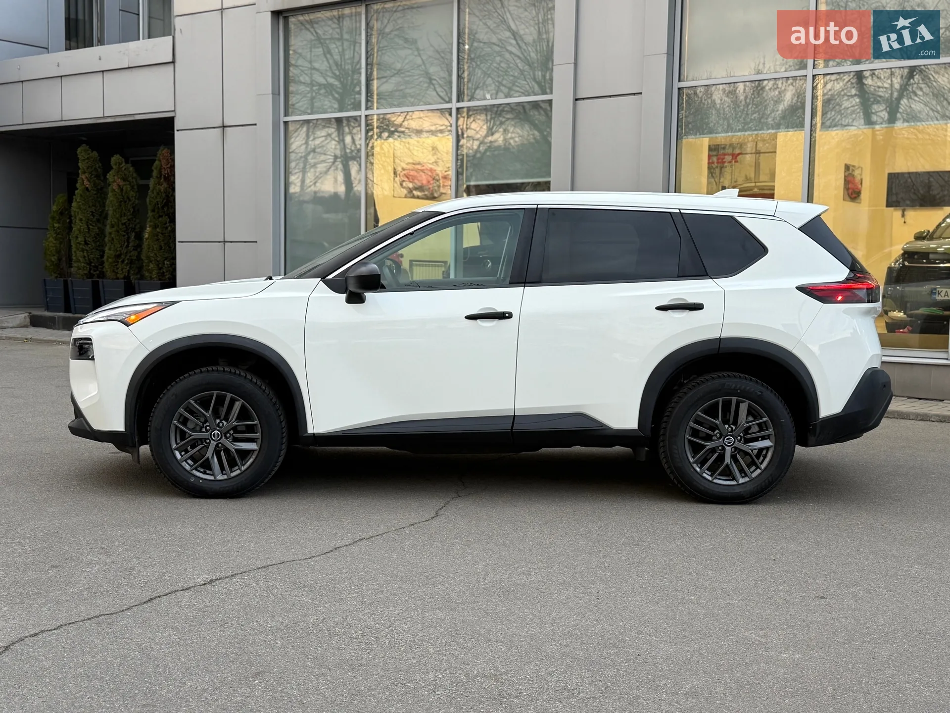2021 Nissan Rogue - мініатюра 2