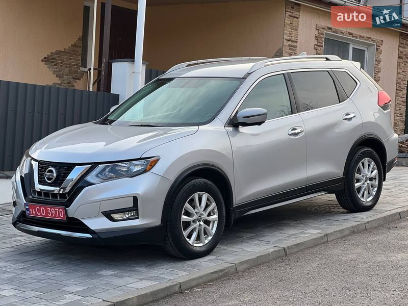 Внедорожник / Кроссовер Nissan Rogue 2017 в Хмельницком