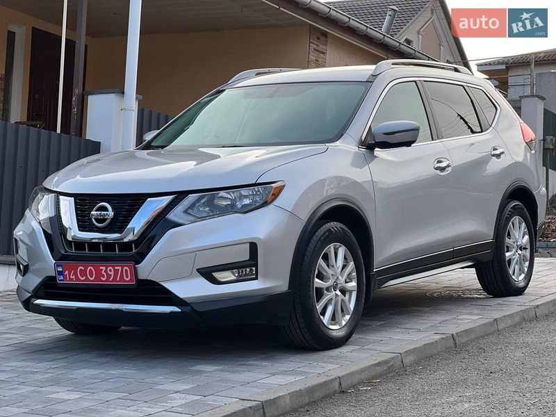 Внедорожник / Кроссовер Nissan Rogue 2017 в Хмельницком