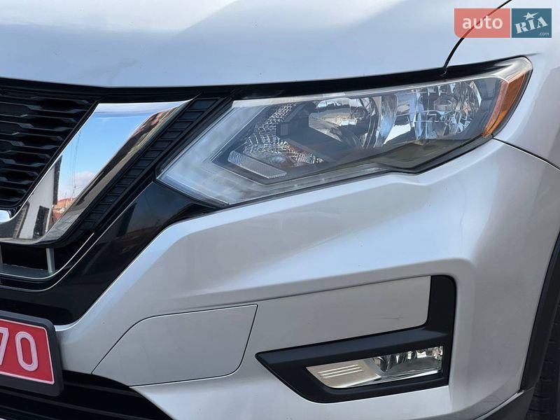 Внедорожник / Кроссовер Nissan Rogue 2017 в Хмельницком