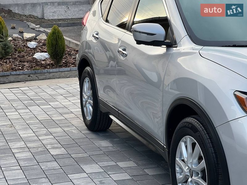Внедорожник / Кроссовер Nissan Rogue 2017 в Хмельницком
