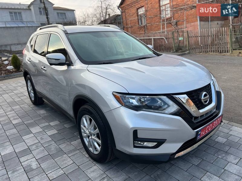 Внедорожник / Кроссовер Nissan Rogue 2017 в Хмельницком
