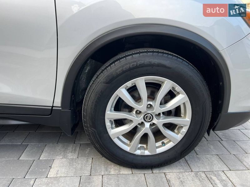 Внедорожник / Кроссовер Nissan Rogue 2017 в Хмельницком