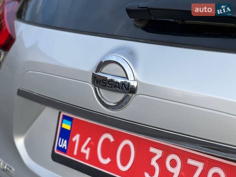 Внедорожник / Кроссовер Nissan Rogue 2017 в Хмельницком