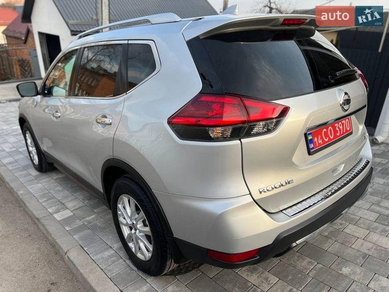 Внедорожник / Кроссовер Nissan Rogue 2017 в Хмельницком