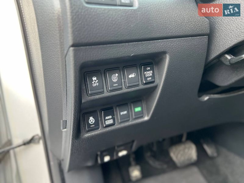 Внедорожник / Кроссовер Nissan Rogue 2017 в Хмельницком