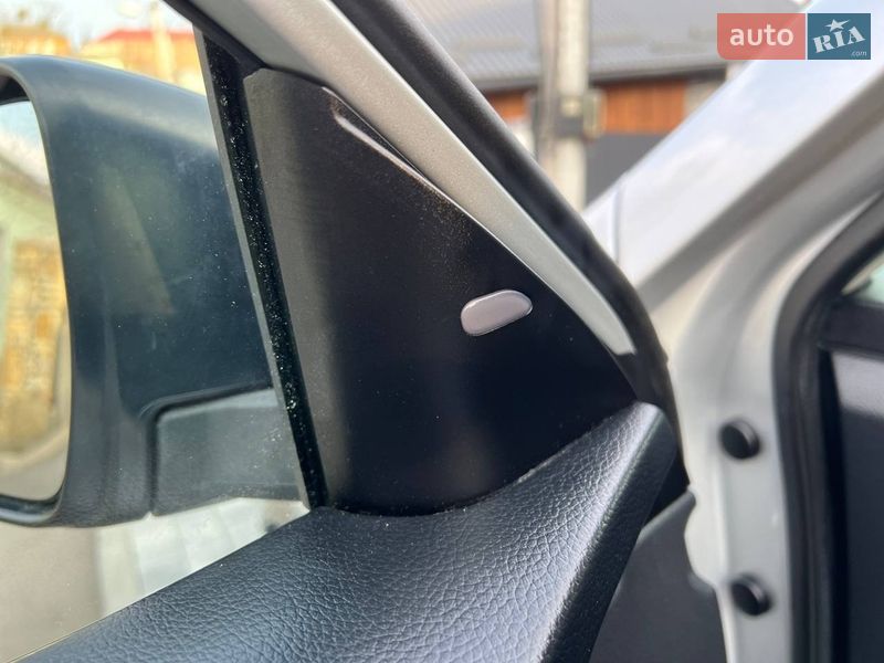 Внедорожник / Кроссовер Nissan Rogue 2017 в Хмельницком