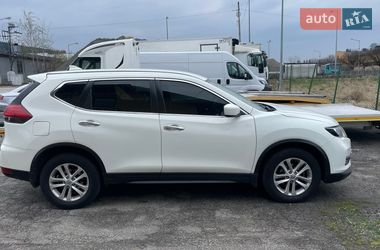 Внедорожник / Кроссовер Nissan Rogue 2016 в Львове