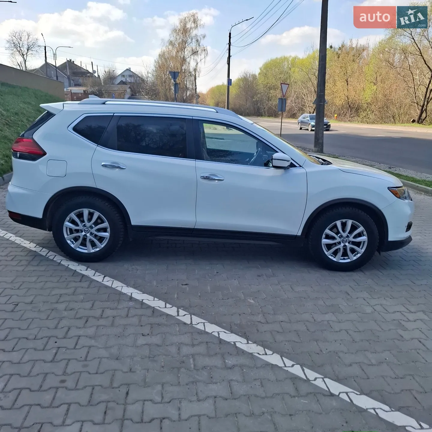 2017 Nissan Rogue - мініатюра 3