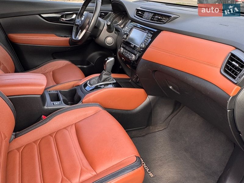 Позашляховик / Кросовер Nissan Rogue 2017 в Івано-Франківську