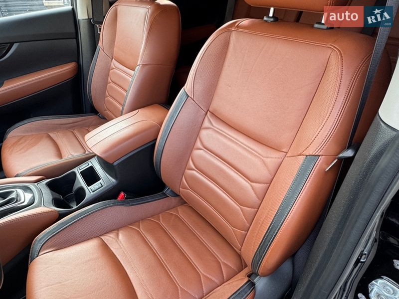 Позашляховик / Кросовер Nissan Rogue 2017 в Івано-Франківську