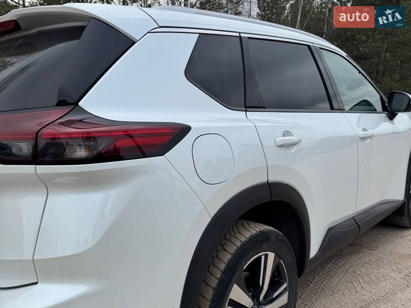 Позашляховик / Кросовер Nissan Rogue 2025 в Коростишеві