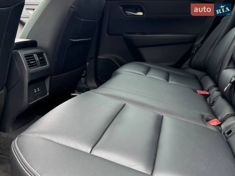 Позашляховик / Кросовер Nissan Rogue 2025 в Коростишеві