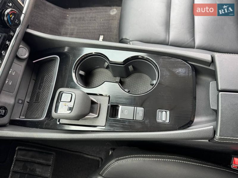 Позашляховик / Кросовер Nissan Rogue 2025 в Коростишеві