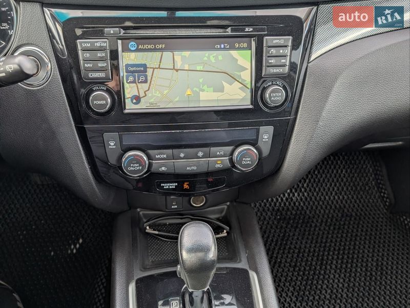 Позашляховик / Кросовер Nissan Rogue 2015 в Житомирі