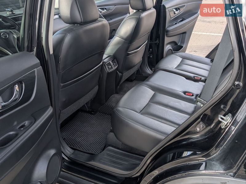 Позашляховик / Кросовер Nissan Rogue 2015 в Житомирі