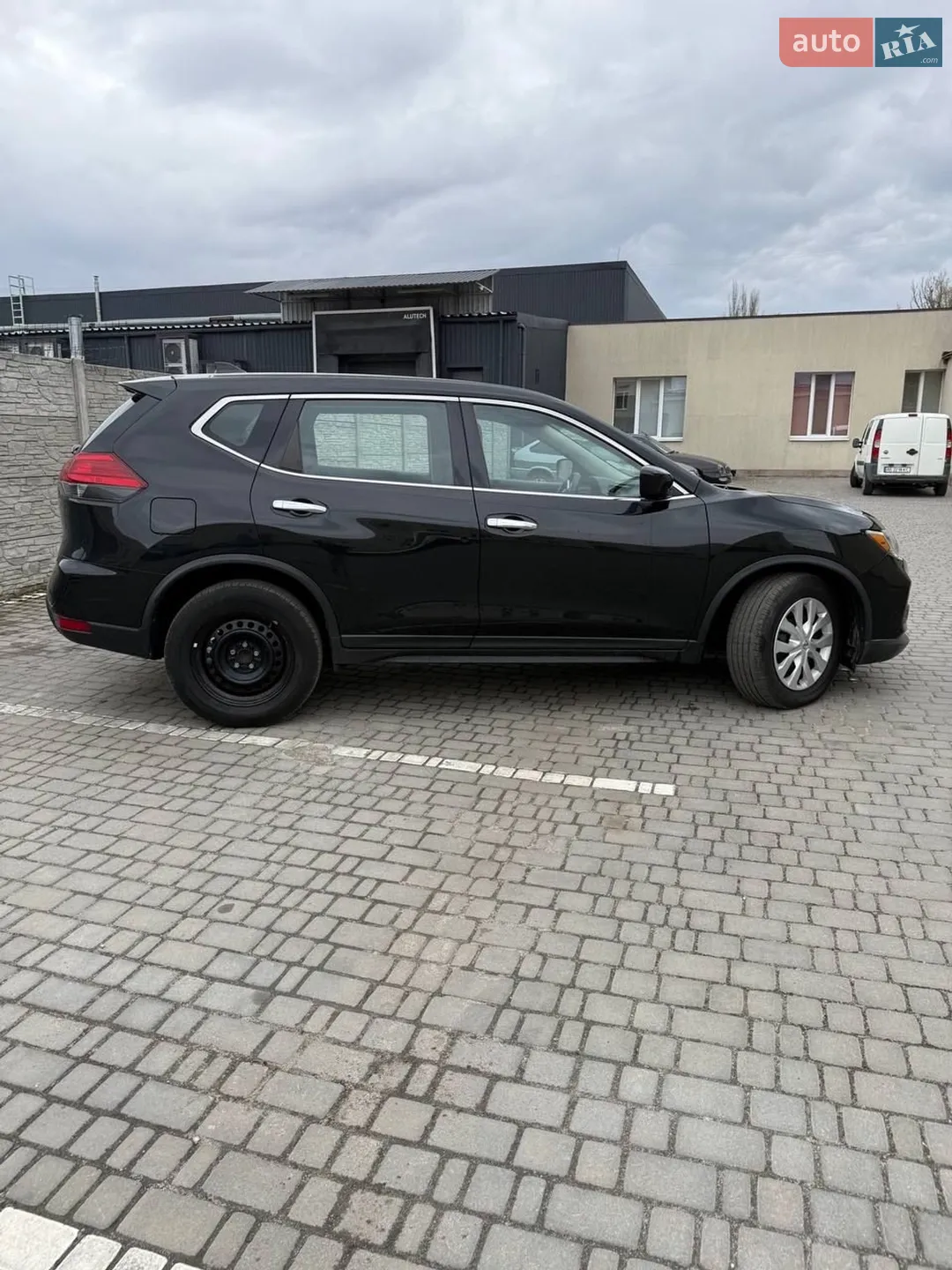 2017 Nissan Rogue - мініатюра 8