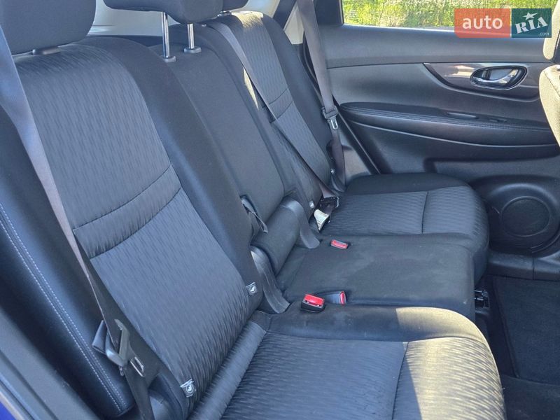 Позашляховик / Кросовер Nissan Rogue 2017 в Кам'янському