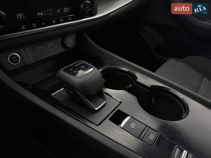 Позашляховик / Кросовер Nissan Rogue 2023 в Калуші